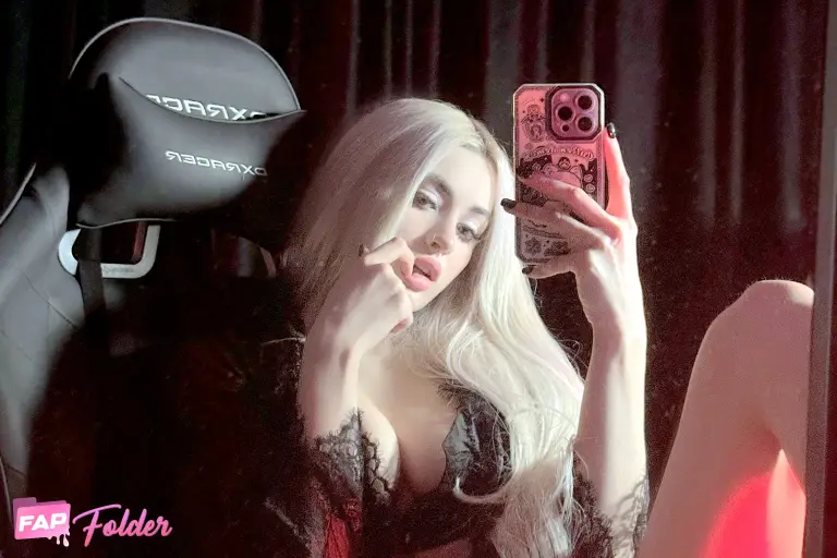 Morana Battory sexy hot photo 1