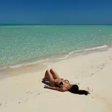 Kylie Jenner bikini sexy photo preview 4