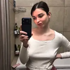 Ahrinyan sexy nude photo 18