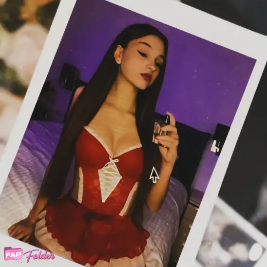 VikulyaUwwu nude photo 1