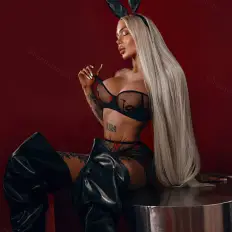 Hunny Banany nude sexy photo 2