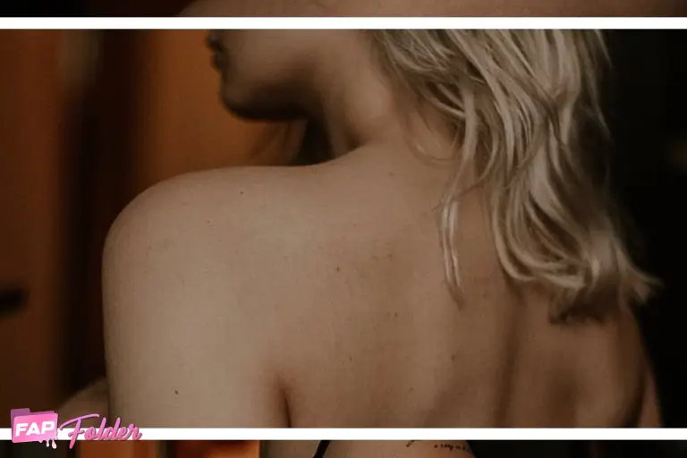 Guzynina | Даша Гузынина blonde sexy photo preview 1