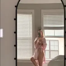 Katie Sigmond onlyfans sexy photo 4