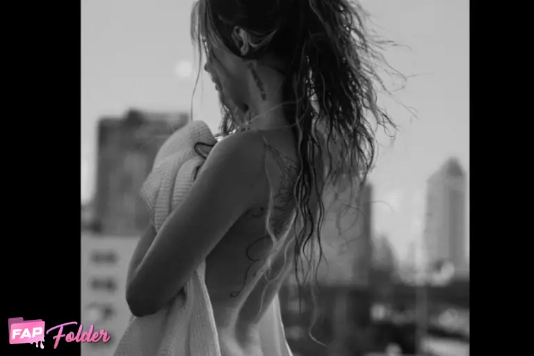 Daryana | Даряьна nude sexy photo 2
