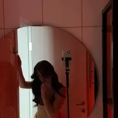 Skeerht sexy nude photo preview 2