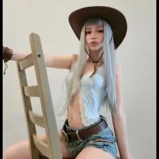 Sukiiii nude photo 6
