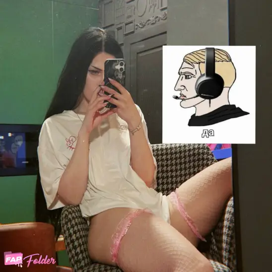 quqqurr sexy nude photo 1