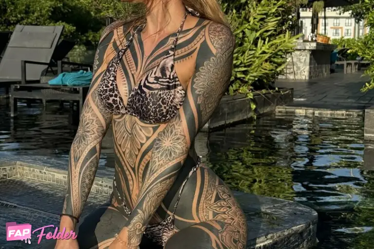 eule_emma hot photo 1