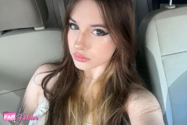 Yumifps sexy nude photo 1