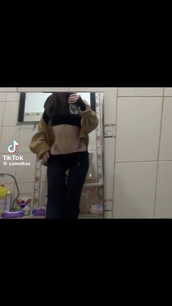 yameikaa 愛 nude video thumbnail