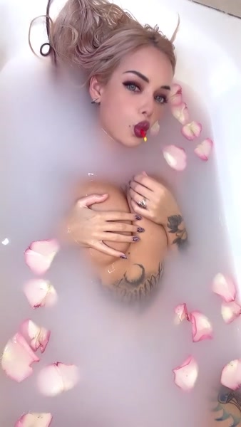 Baby_momo hot video thumbnail