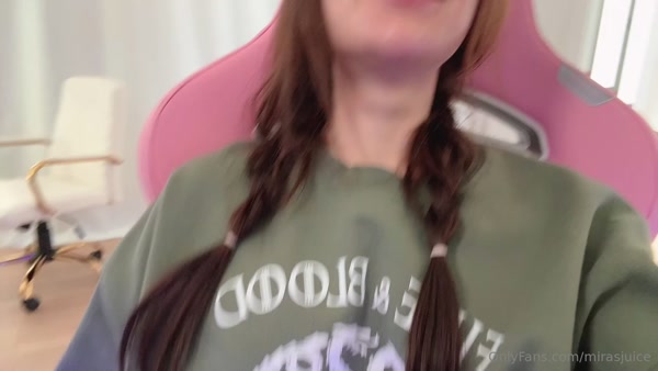 mira_twitch hot video thumbnail