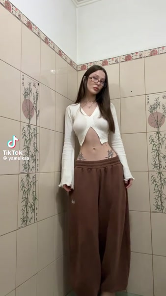 yameikaa 愛 nude video thumbnail