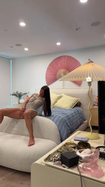 Ari Kytsya sexy video thumbnail