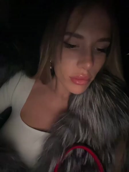 Alvuwka / Blondinochkaa sexy video thumbnail