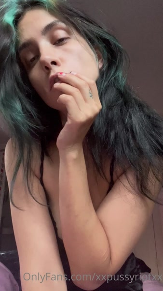 nadya tolokonnikova | xxpussyriotxx sexy video thumbnail