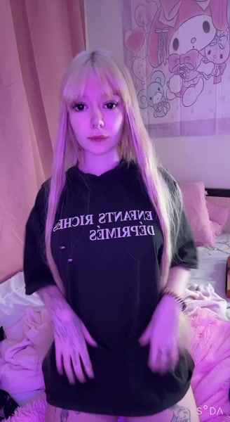 prettylyriqq nude video thumbnail