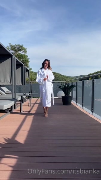Bianka Helen hot video thumbnail