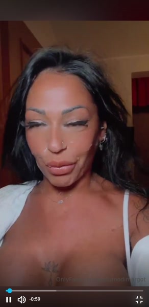 Margot La profumosa hot video thumbnail