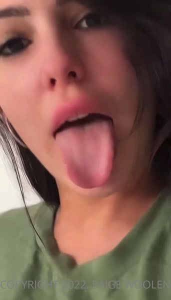 paige woolen hot video thumbnail