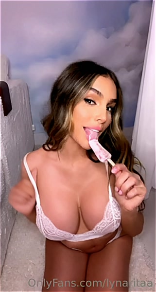 Lyna Perez / lynaritaa sexy video thumbnail