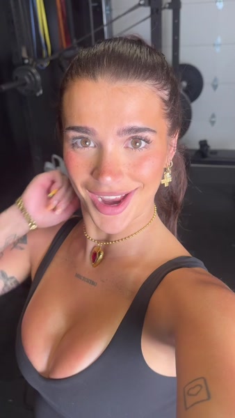 Ari Kytsya sexy video thumbnail
