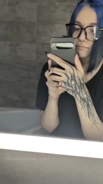 Kisslickk hot video thumbnail
