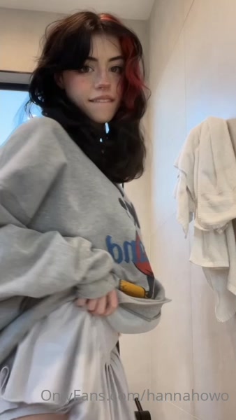 Hannahowo hot video thumbnail