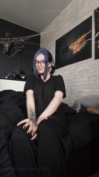 Kisslickk nude video thumbnail